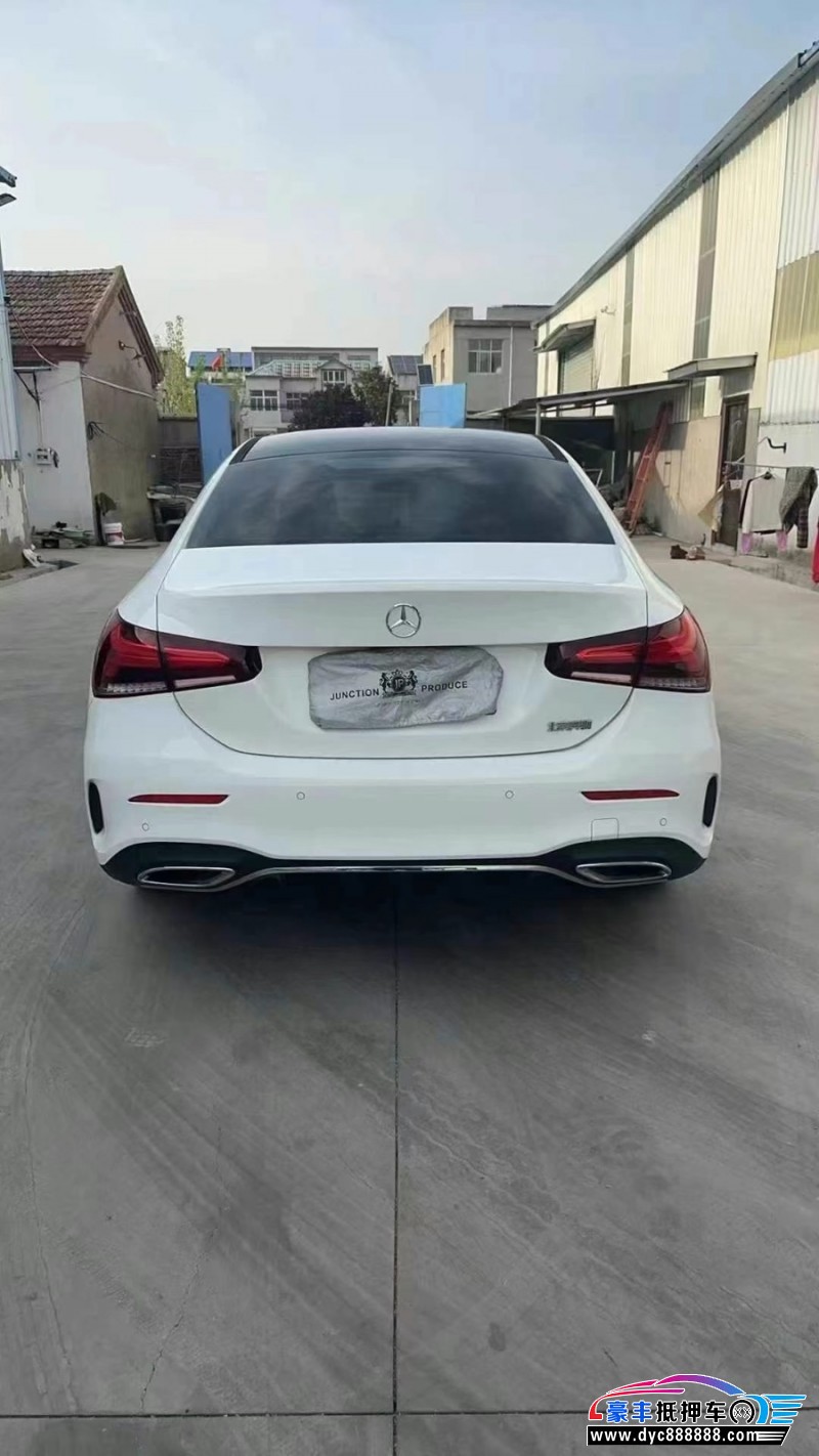 20年奔驰A轿车抵押车出售