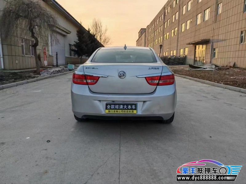 13年别克威朗轿车抵押车出售