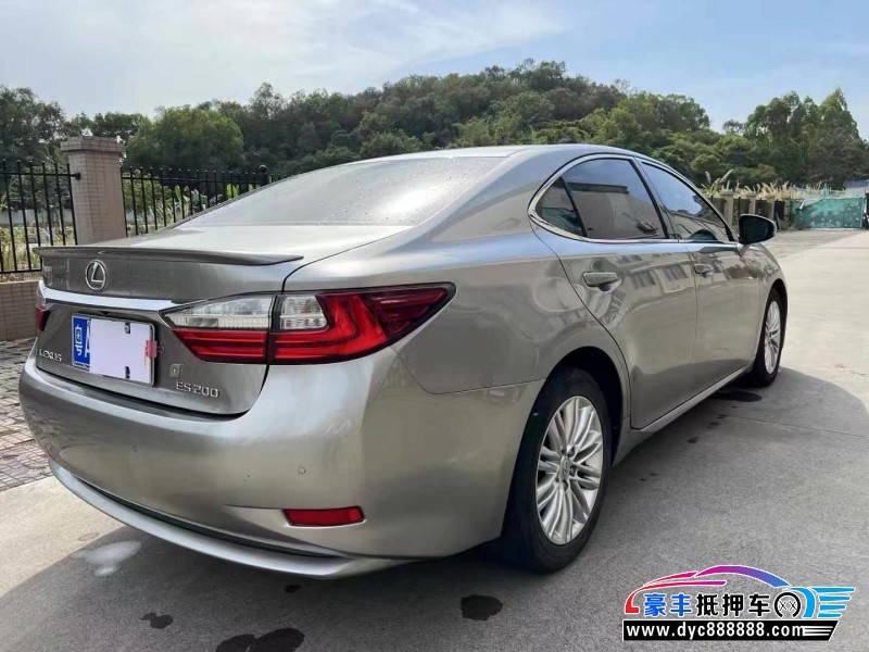 18年雷克萨斯ES轿车抵押车出售