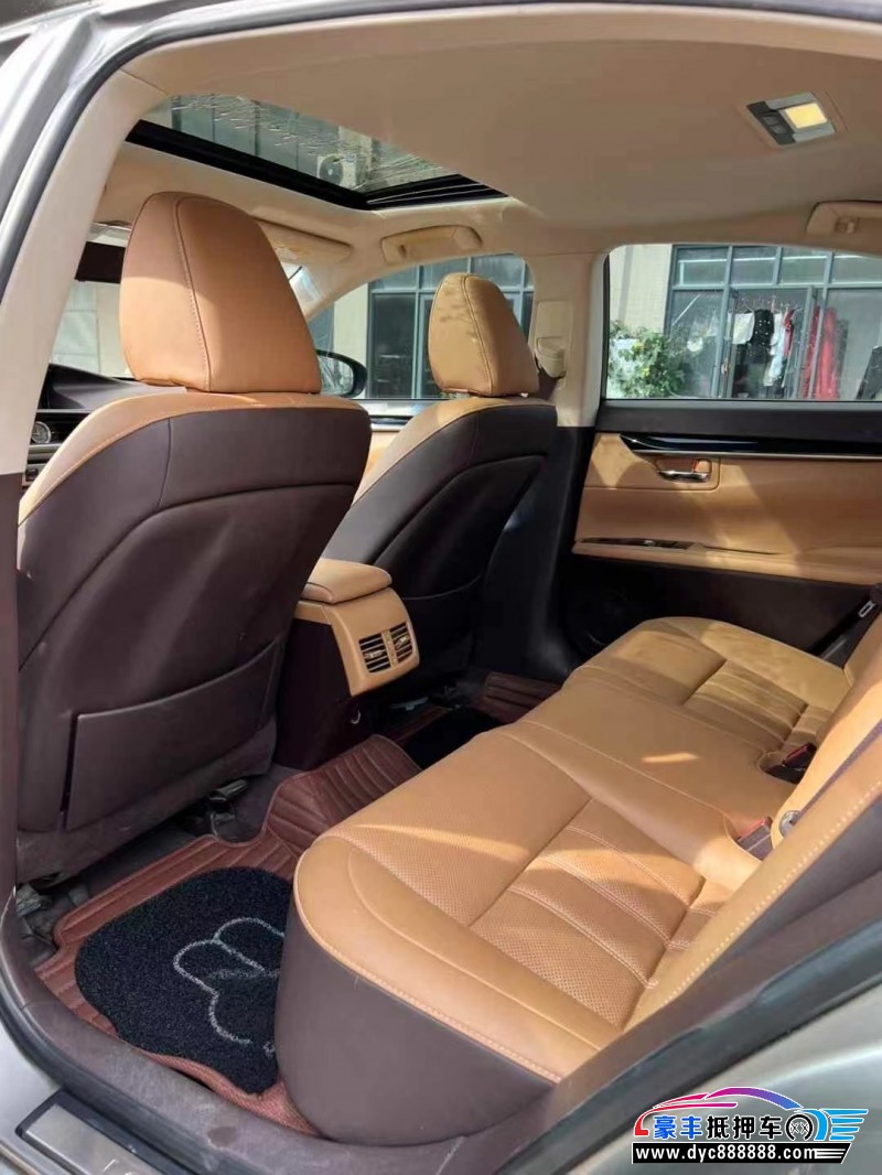 18年雷克萨斯ES轿车抵押车出售