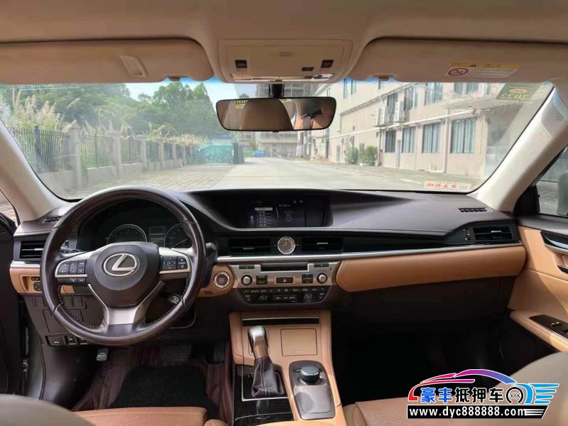 18年雷克萨斯ES轿车抵押车出售