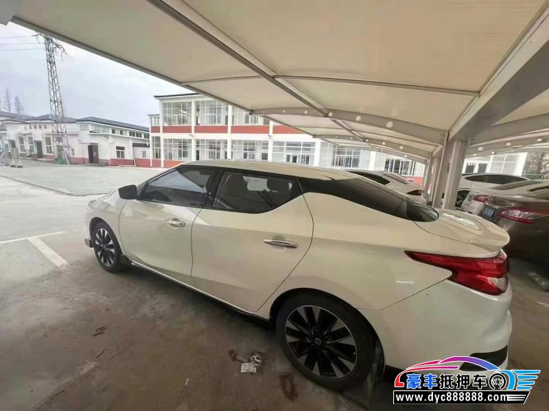 20年日产蓝鸟轿车抵押车出售