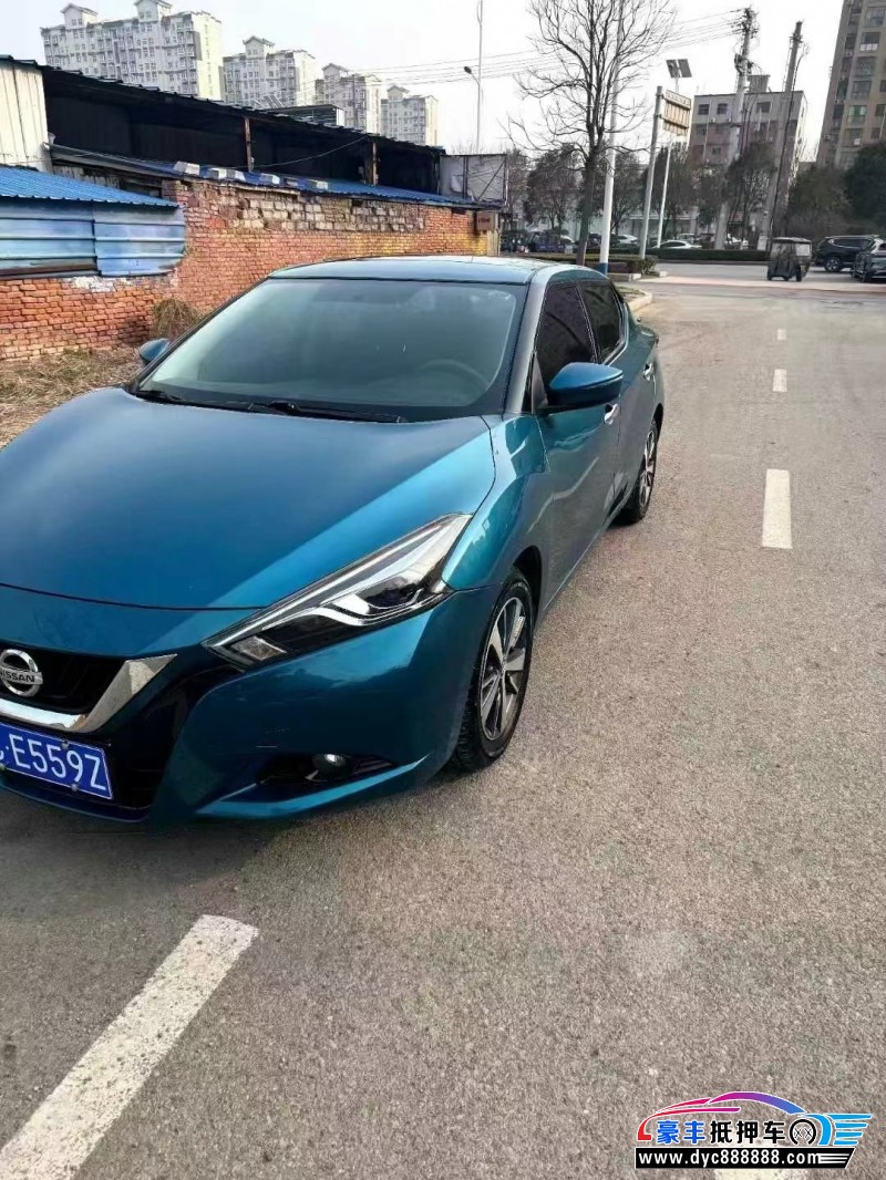 16年日产蓝鸟轿车抵押车出售