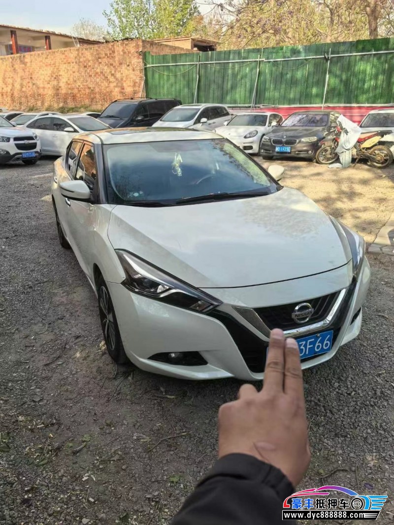 16年日产蓝鸟轿车抵押车出售