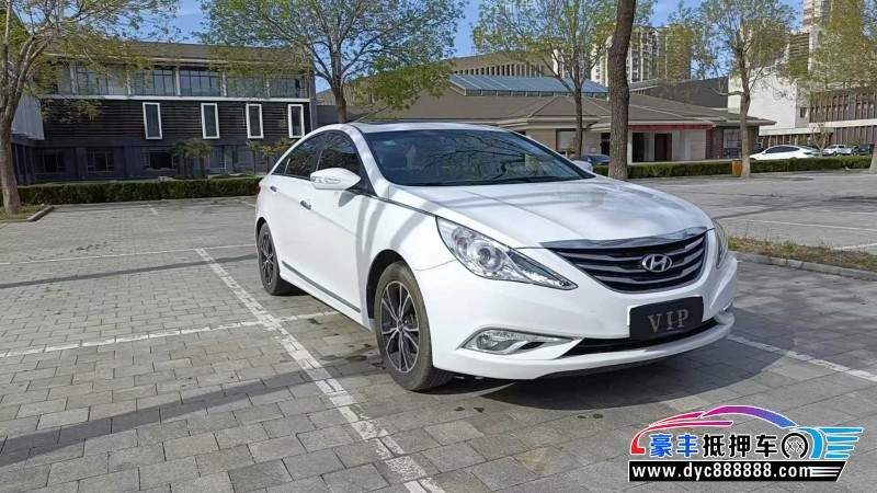 15年现代索纳塔八轿车抵押车出售