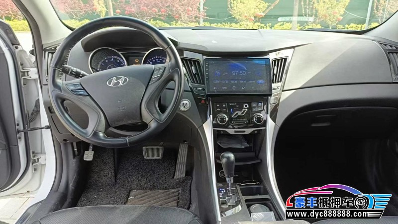 15年现代索纳塔八轿车抵押车出售