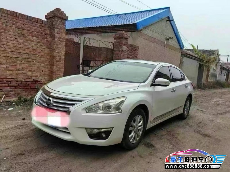 14年日产天籁轿车抵押车出售