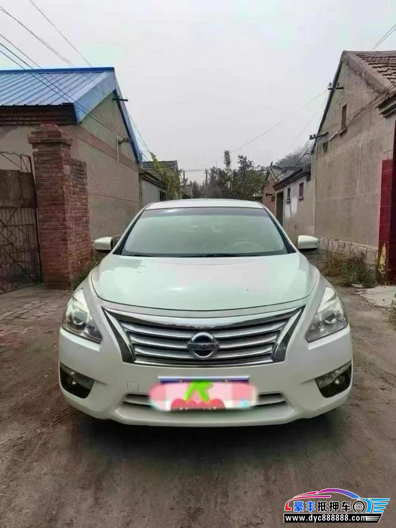 14年日产天籁轿车抵押车出售