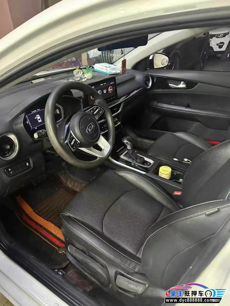 21年起亚K3轿车抵押车出售