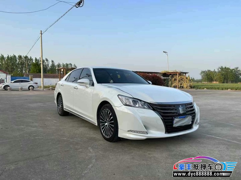 18年丰田皇冠轿车抵押车出售