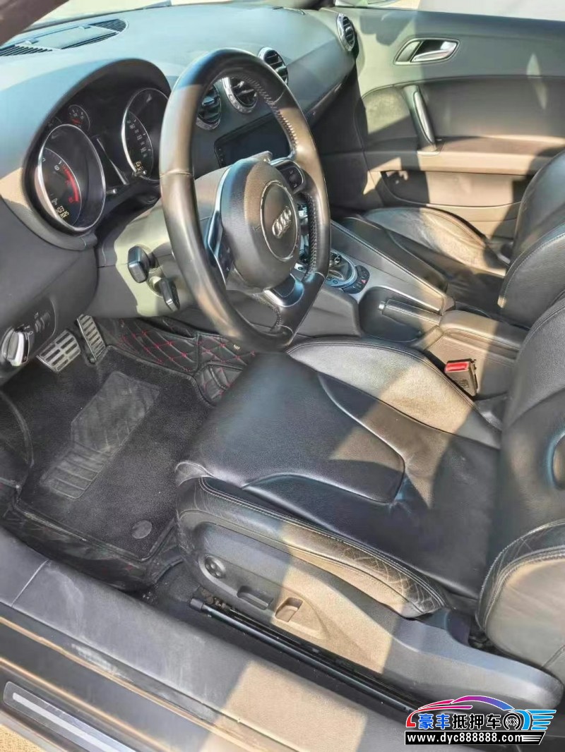 14年奥迪TT轿车抵押车出售