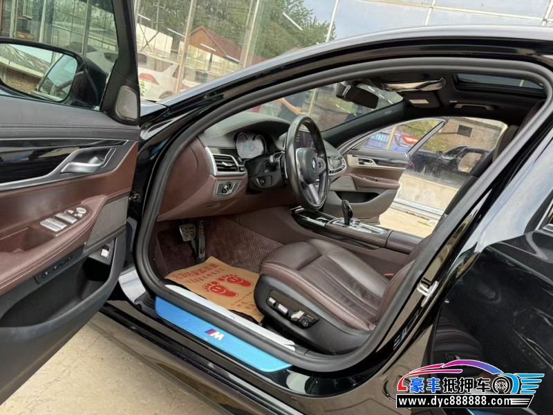 18年宝马7系轿车抵押车出售