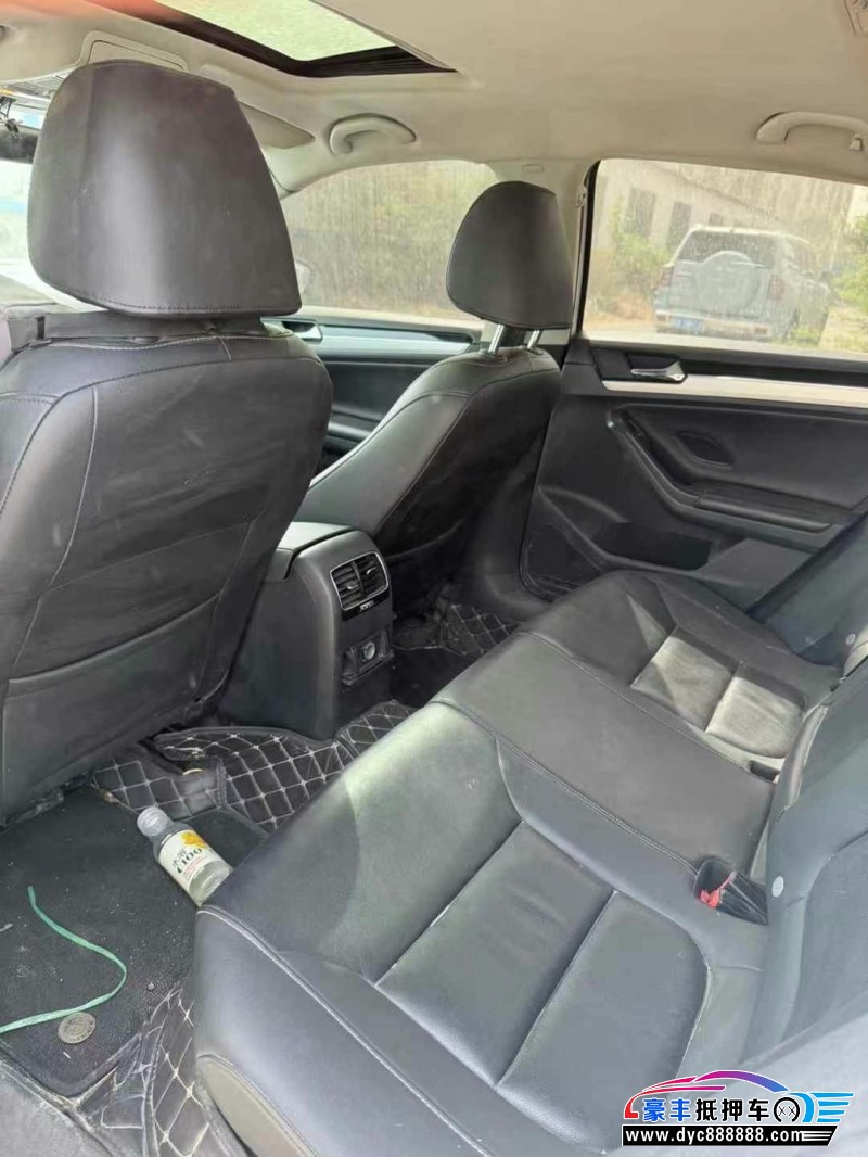 18年大众速腾轿车抵押车出售