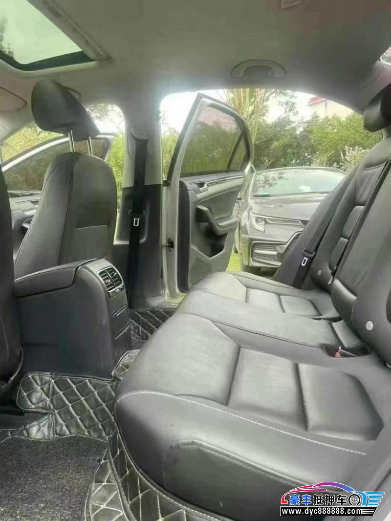 19年大众速腾轿车抵押车出售