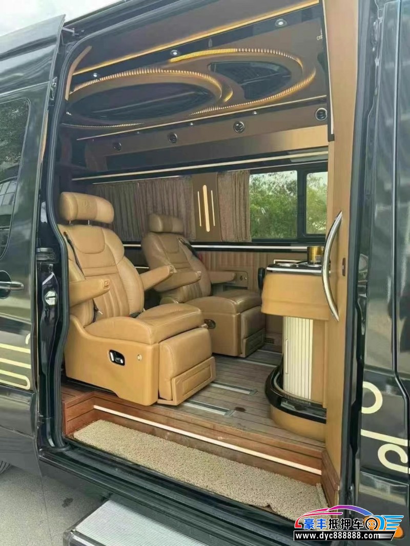 16年奔驰斯宾特轿车抵押车出售