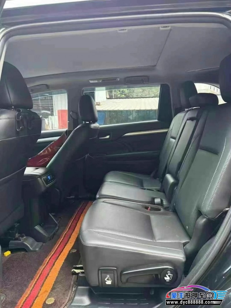 20年丰田汉兰达轿车抵押车出售