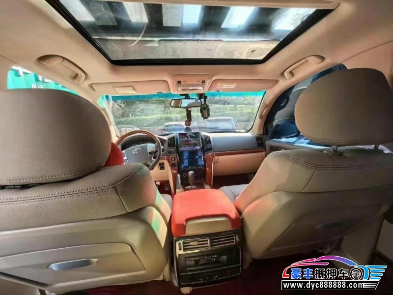 15年丰田兰德酷路泽（陆巡）轿车抵押车出售