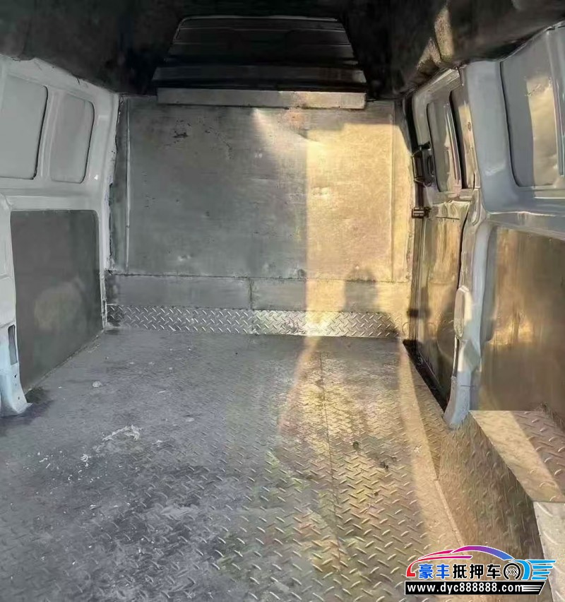 17年福特全顺轿车抵押车出售