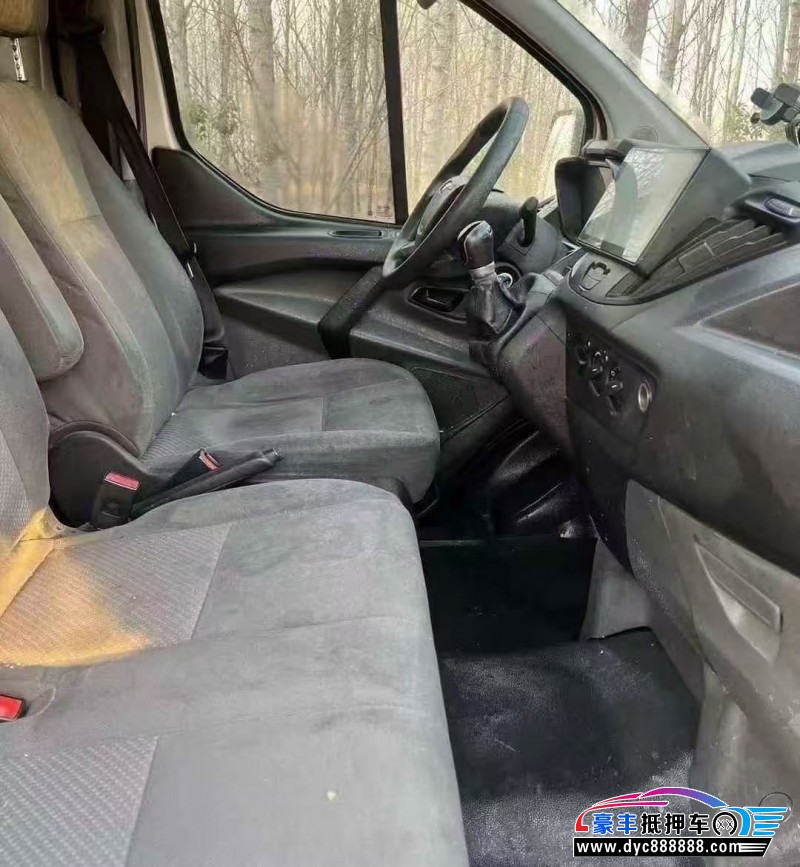 17年福特全顺轿车抵押车出售