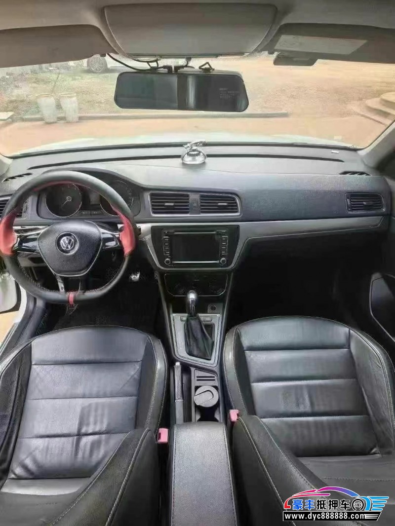 15年大众朗逸轿车抵押车出售