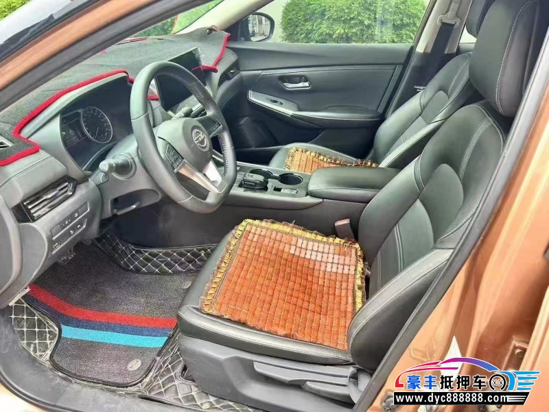 22年日产轩逸轿车抵押车出售