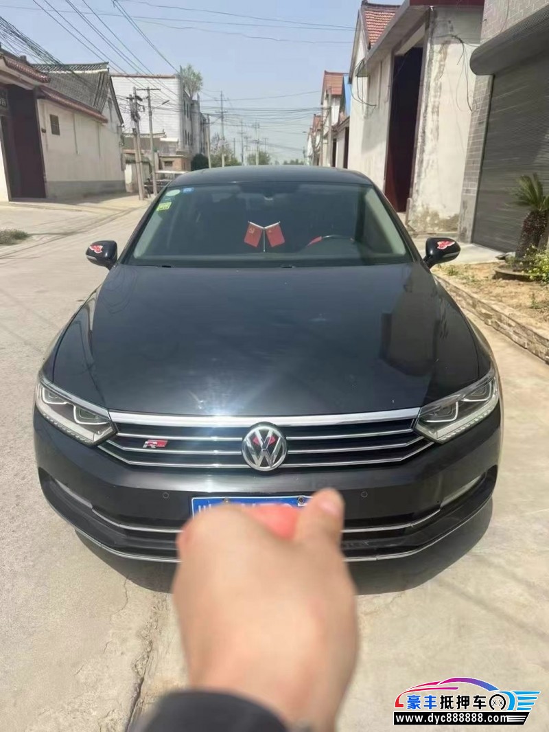 17年大众迈腾轿车抵押车出售