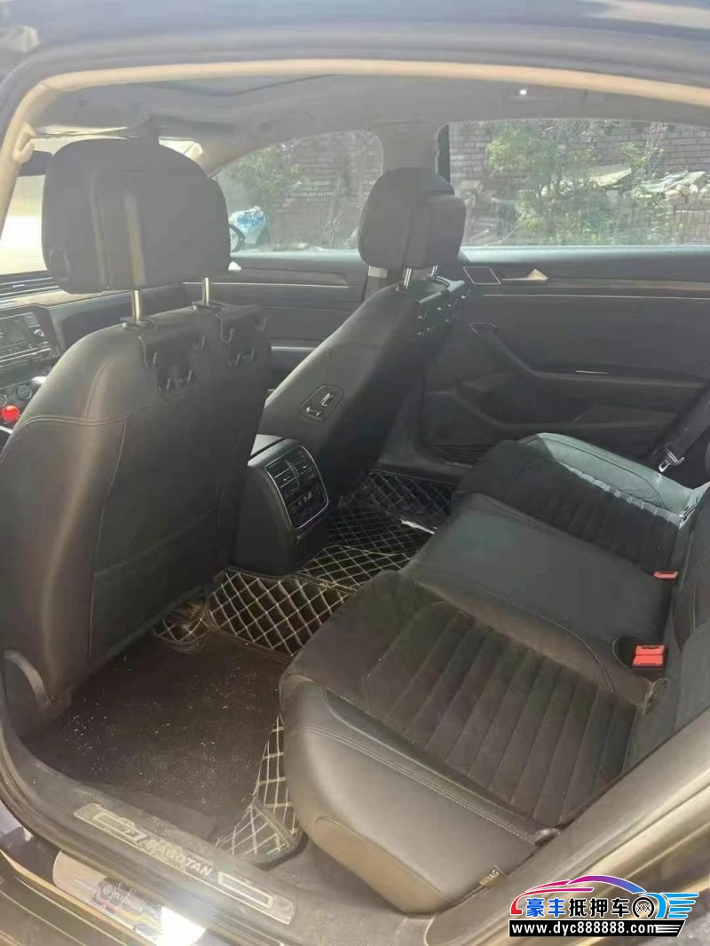 17年大众迈腾轿车抵押车出售