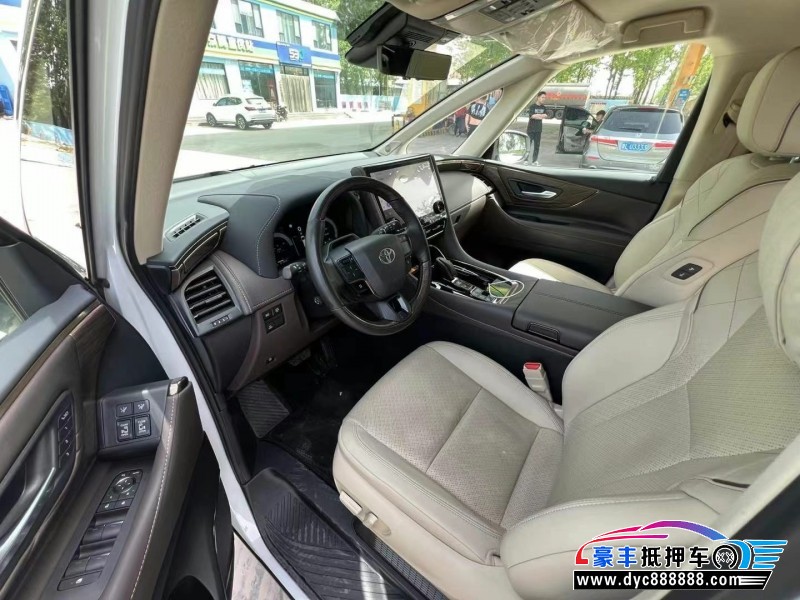 24年丰田埃尔法轿车抵押车出售