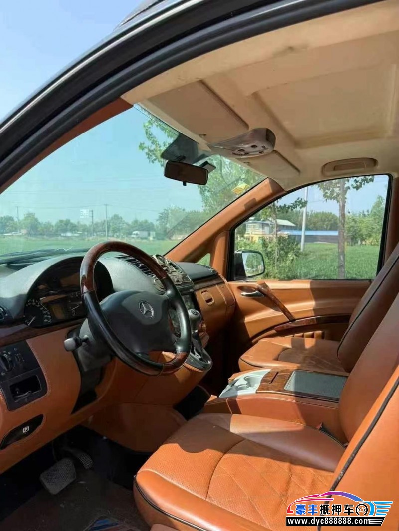 15年奔驰威霆轿车抵押车出售