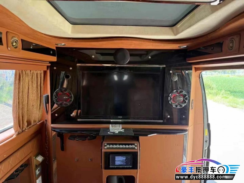 15年奔驰威霆轿车抵押车出售