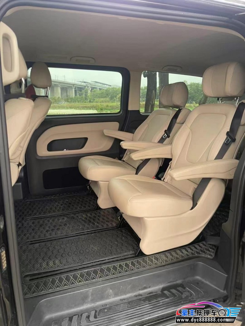 21年奔驰威霆轿车抵押车出售