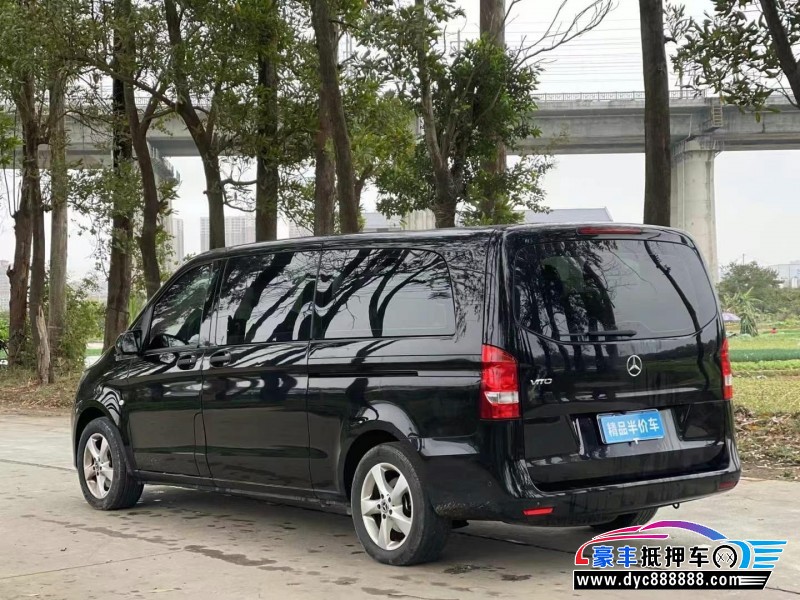 21年奔驰威霆轿车抵押车出售