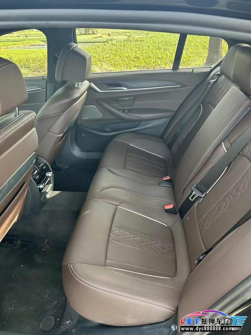 21年宝马5系轿车抵押车出售