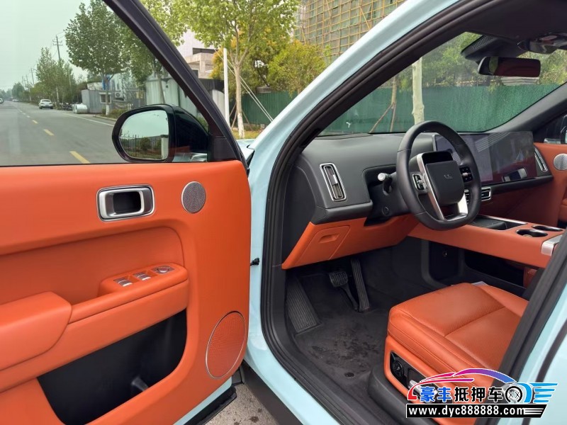 23年理想L8轿车抵押车出售