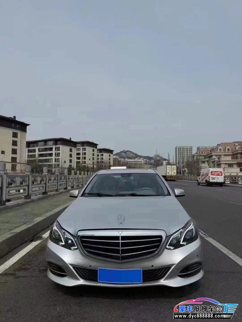 12年奔驰E轿车抵押车出售