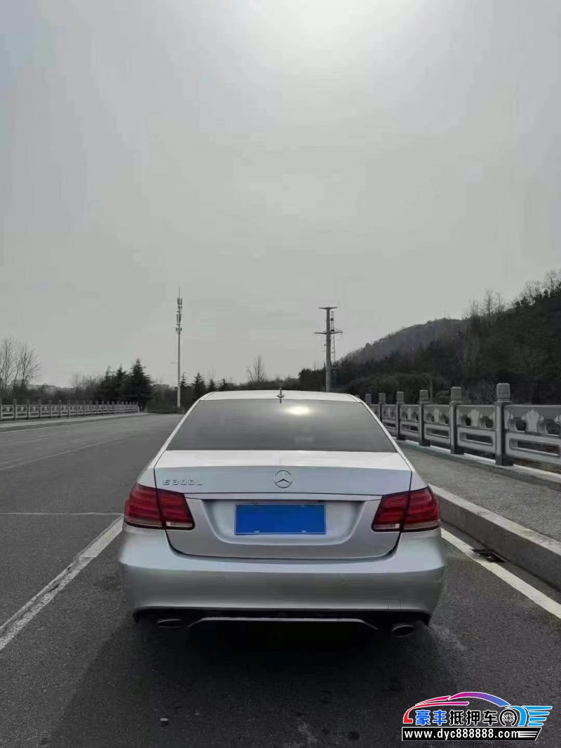 12年奔驰E轿车抵押车出售