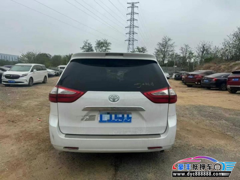 17年丰田塞纳轿车抵押车出售