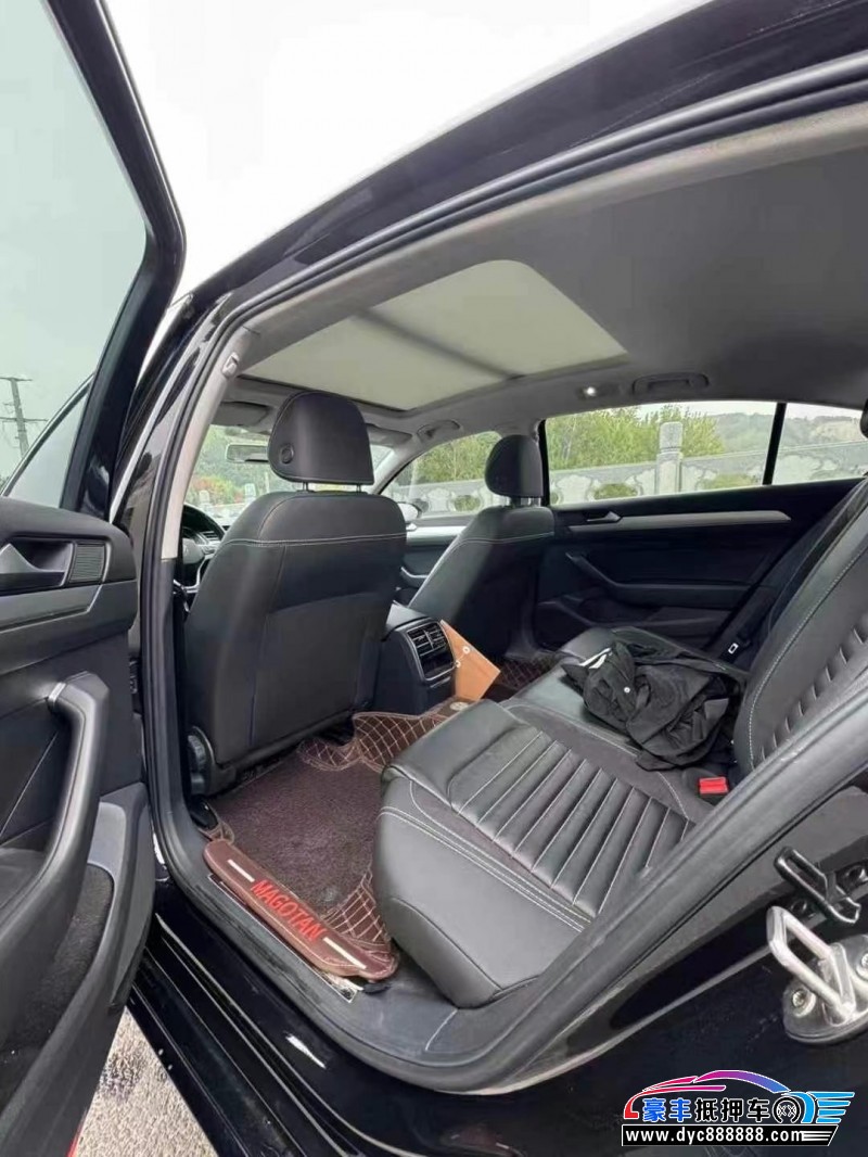 21年大众迈腾轿车抵押车出售