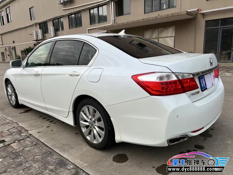 14年本田雅阁轿车抵押车出售