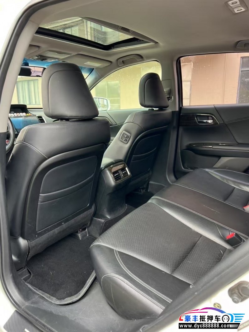 14年本田雅阁轿车抵押车出售