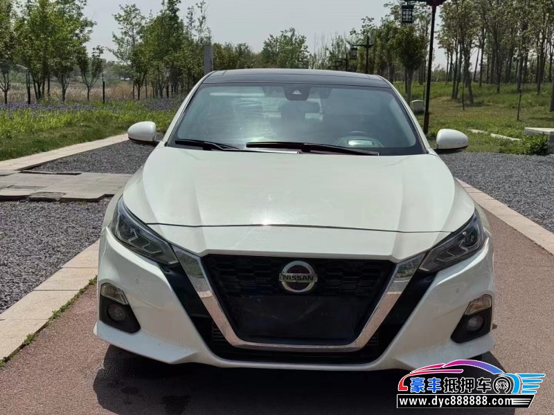 20年日产天籁轿车抵押车出售