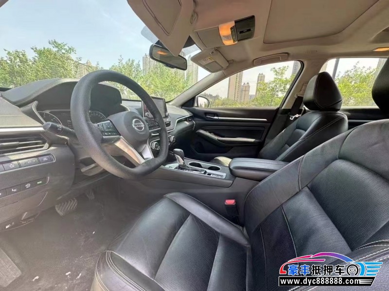 20年日产天籁轿车抵押车出售