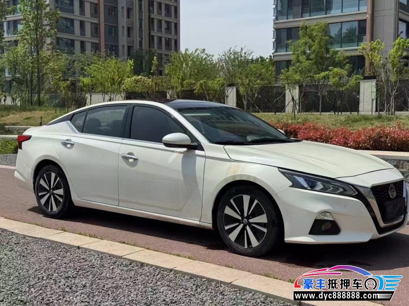 20年日产天籁轿车抵押车出售