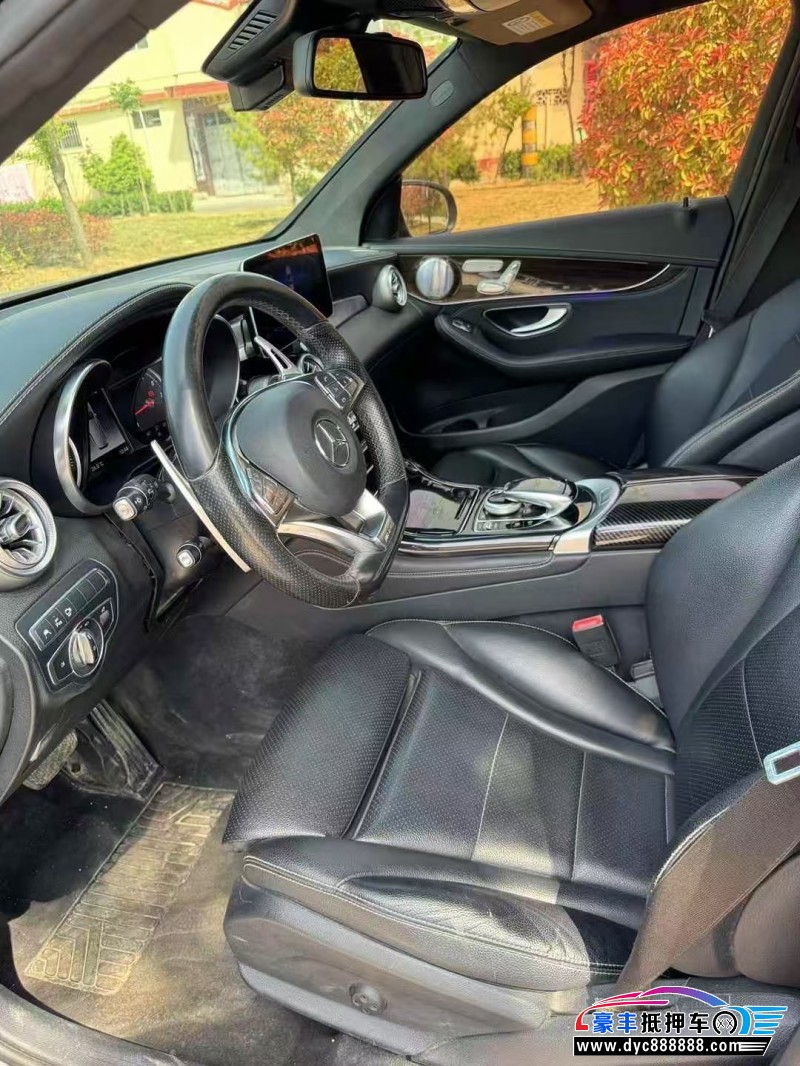 18年奔驰GLC轿车抵押车出售