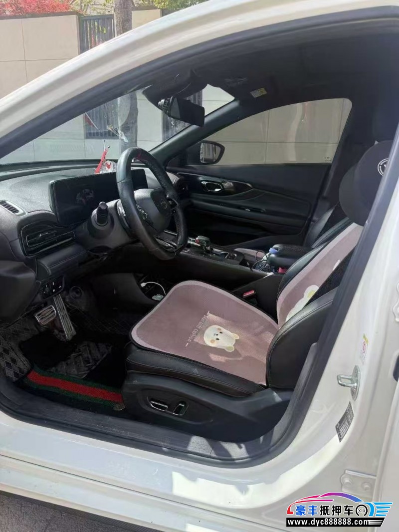 22年传祺影豹轿车抵押车出售