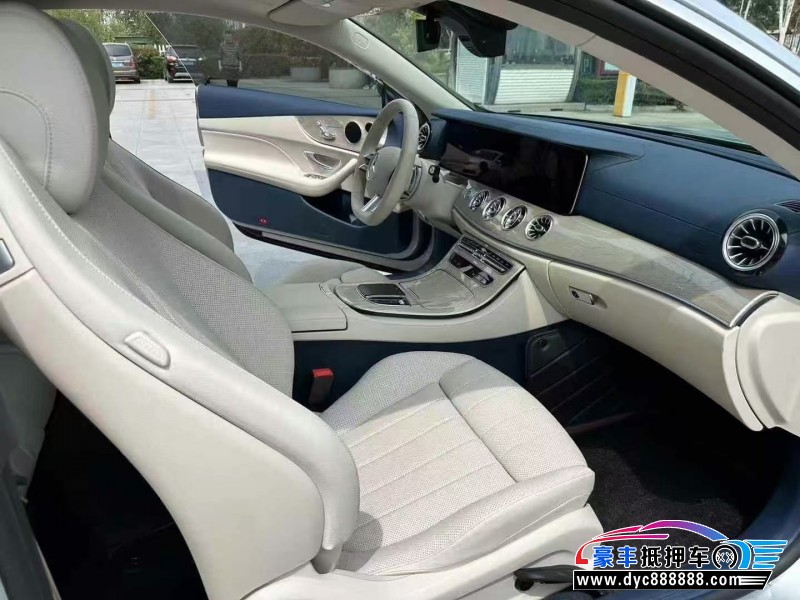 22年奔驰E轿车抵押车出售