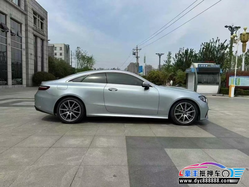 22年奔驰E轿车抵押车出售