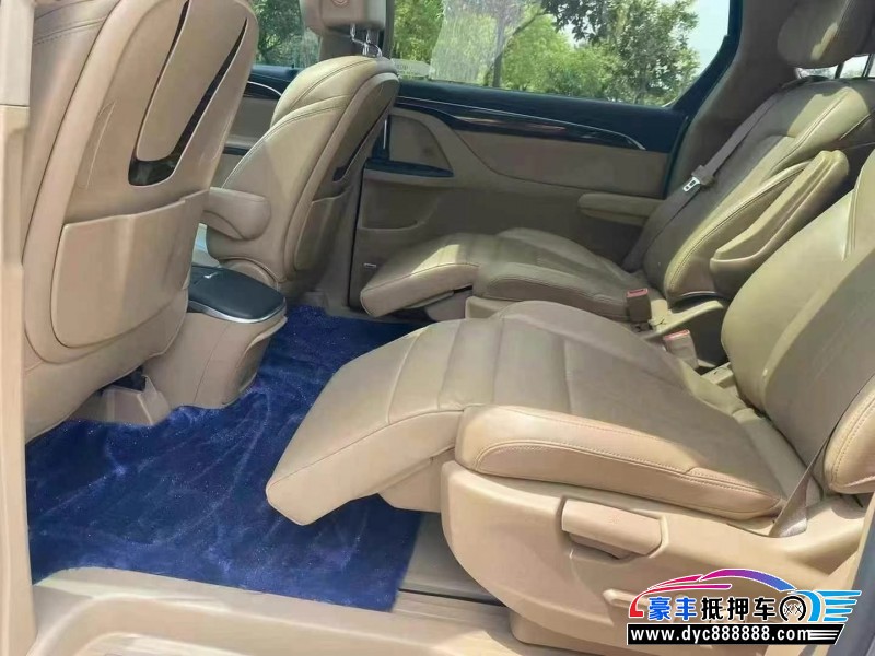 17年别克GL8轿车抵押车出售