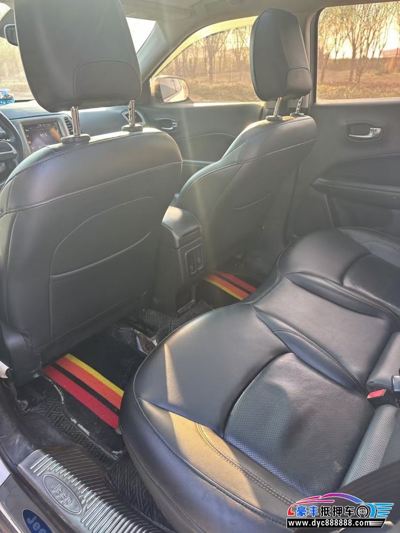 17年Jeep指南者轿车抵押车出售