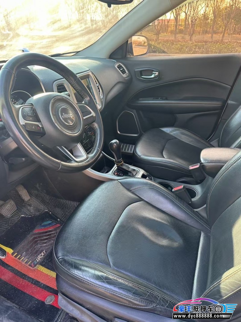 17年Jeep指南者轿车抵押车出售